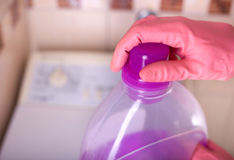 how to cover the laundry detergent bottle